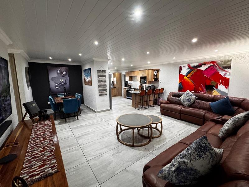 4 Bedroom Property for Sale in Monte Christo Western Cape